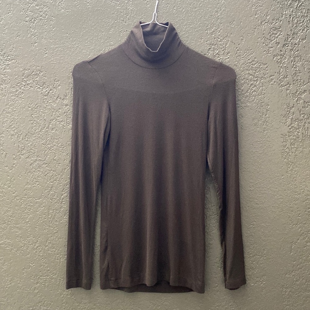 NWT Wilfred Huet olive turtleneck